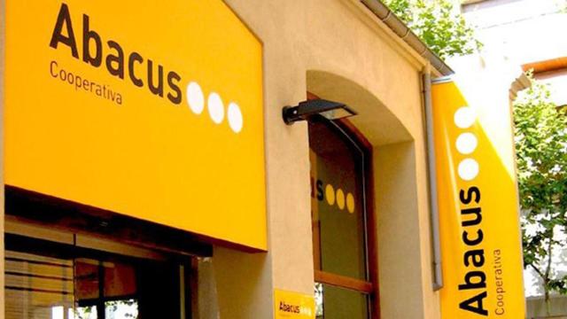 El exterior de una tienda de Abacus Cooperativa / CG
