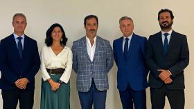 De izquierda a derecha: Jesús Posada, Teresa Martín de la Mata, Francesc Escolà, Carlos Peralta y José Manuel de la Mata, directivos de Varma y Escolà Vins i Destil·lats / CEDIDA