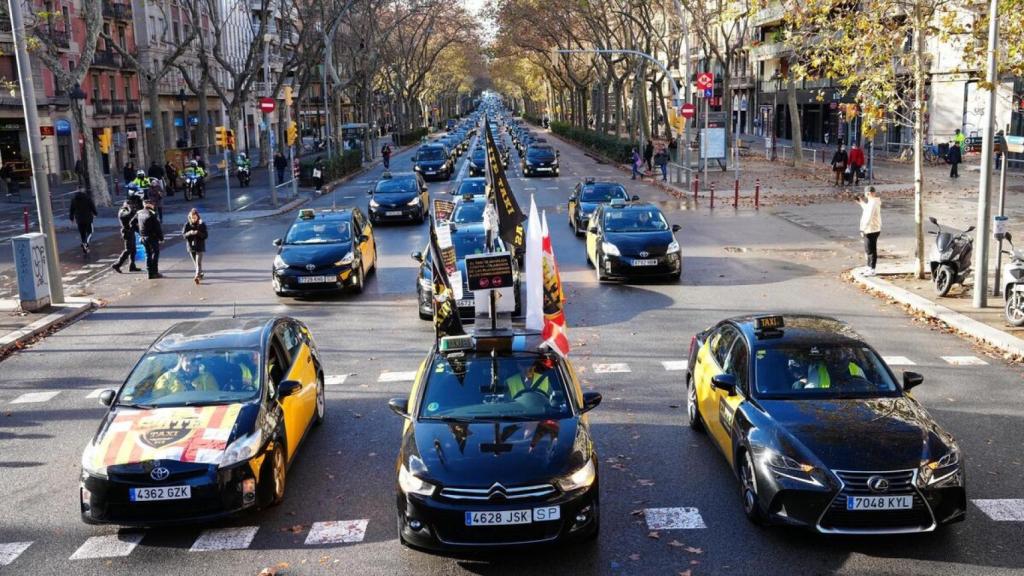 Imagen de una marcha del taxi en Barcelona