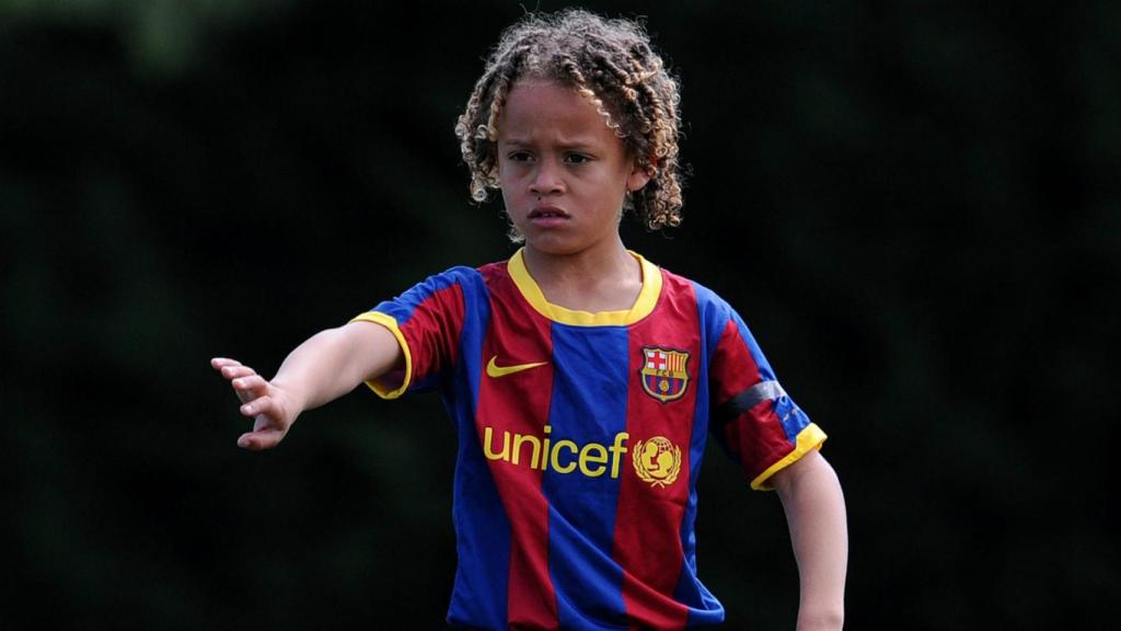 Xavi Simons, durante su etapa en la Masía