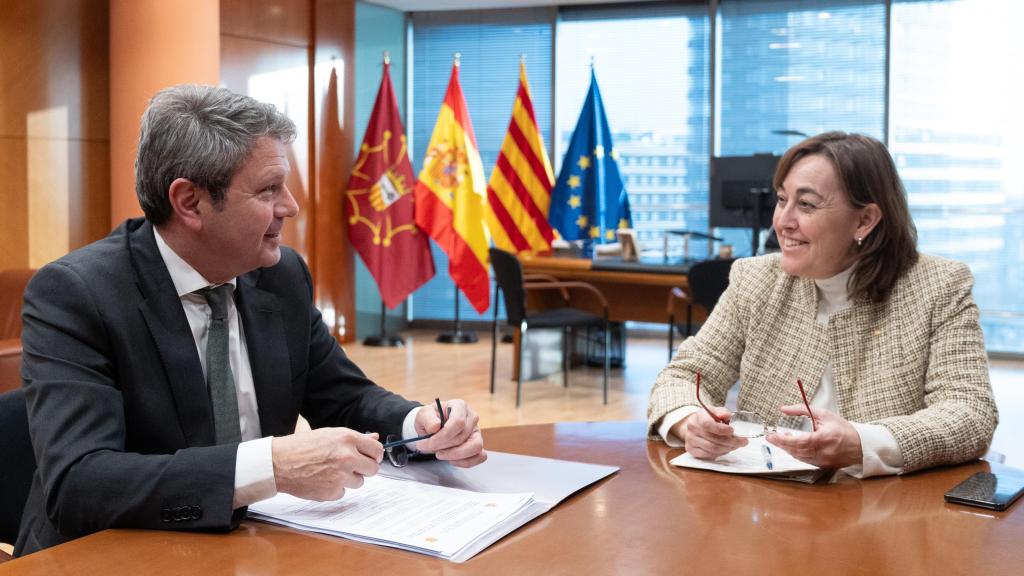 La 'consellera' de Territorio de la Generalitat, Sílvia Paneque, y el secretario de Estado de Transportes, José Antonio Santano, durante la pasada Comisión Bilateral de Infraestructuras Generalitat-Estado (imagen de archivo)