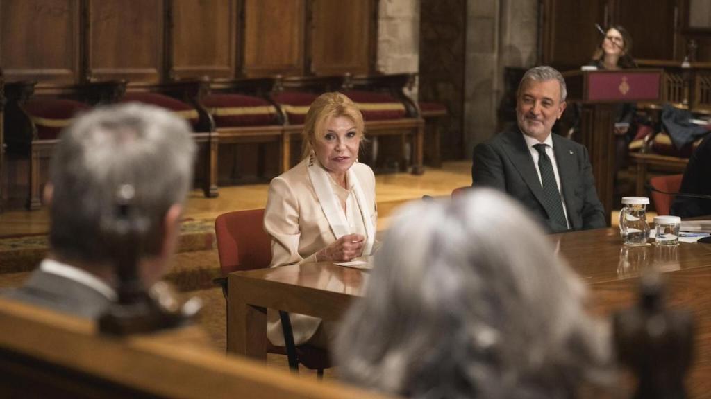 La baronesa Carmen Thyssen, con el alcalde de Barcelona, Jaume Collboni