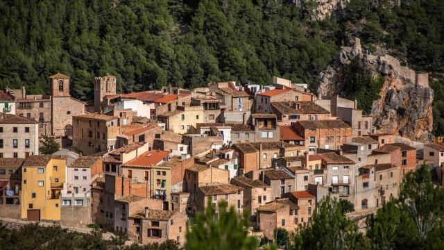 El misterioso pueblo de Tarragona donde puedes comprar una casa de más de 370 metros cuadrados por 90.000 euros, Pratdip