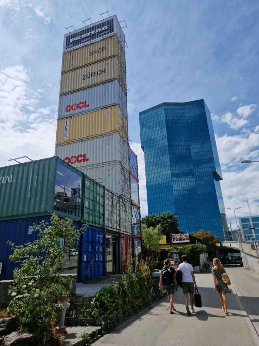 : La Prime Tower fue desbancada en 2015 por la Roche Tower de Basilea que ,con 178 metros, pasó a convertirse en la más alta de Suiza / A. VIRI