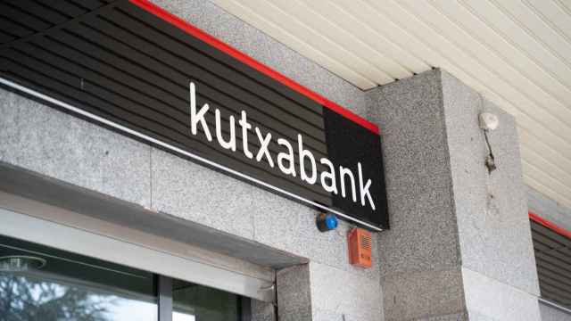 Sucursal de Kutxabank / LUIS MIGUEL AÑÓN