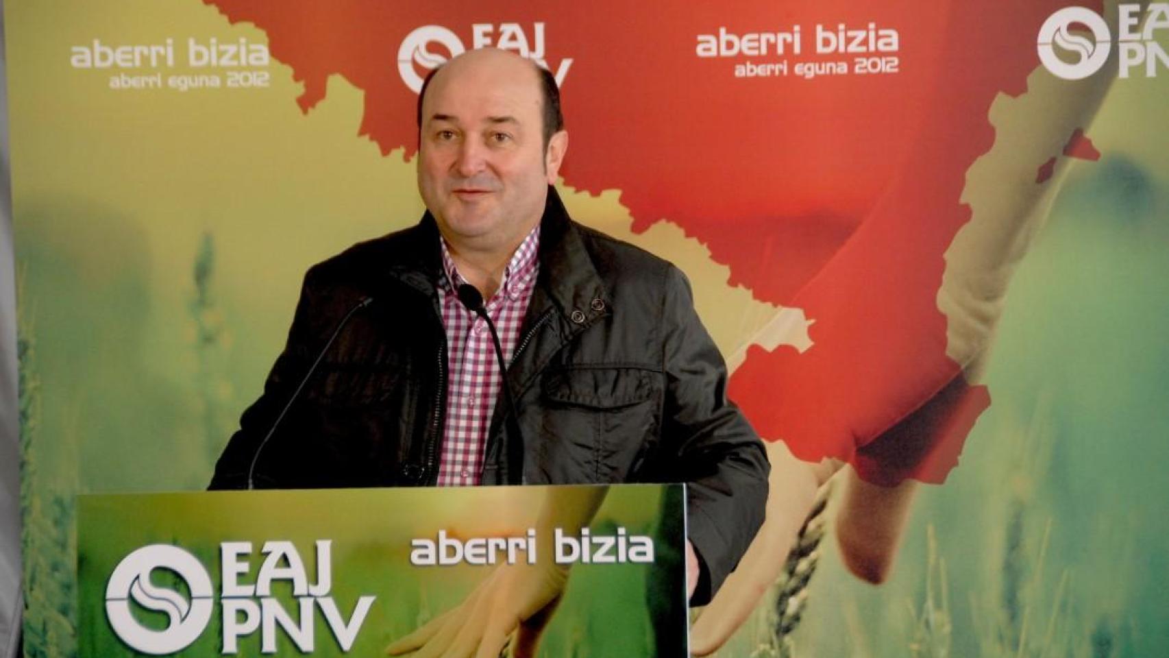 Andoni Ortuzar en la presentación del Aberri Eguna 2012