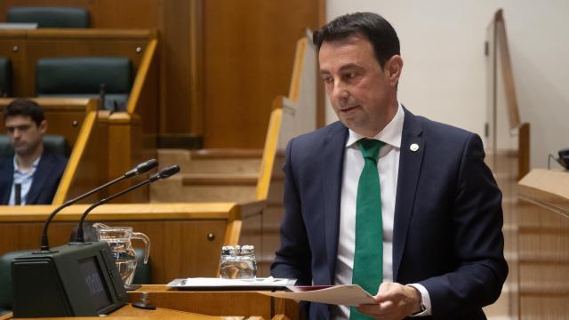 Mikel Torres en el Pleno de Control / Parlamento vasco