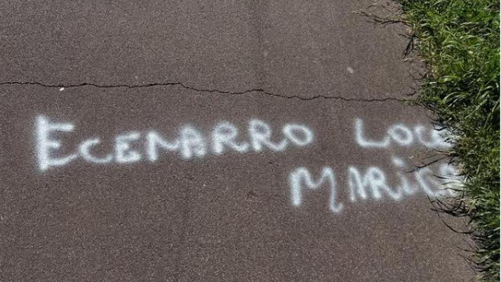 Pintadas homófobas denunciadas por Adur Ezenarro, de EH Bildu / Instagram