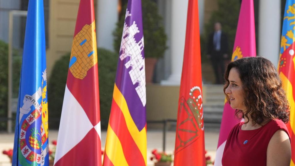 Isabel Díaz Ayuso a su llegada a la XXVIII Conferencia de Presidentes, en Palau de Pedralbes de Barcelona