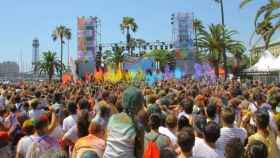 Multitud de personas durante la semana del orgullo gay