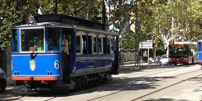 El Tramvia Blau, en la avenida del Tibidabo