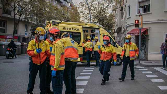 Operarios del Servicio de Emergencias Médicas en una imagen de archivo / SEM