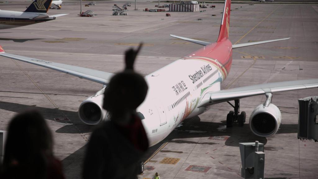Un avión de Shenzen Airlines en el Aeropuerto de Barcelona-El Prat