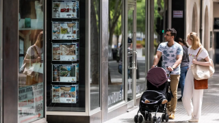 La web de reseñas de inquilinos de Barcelona llega al área metropolitana: “Me echaron para subir el precio del alquiler”