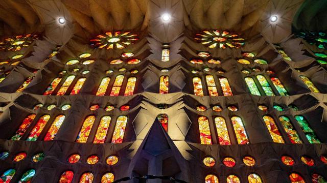 Interior de la basílica de la Sagrada Família, que se podrá visitar gratis en abril