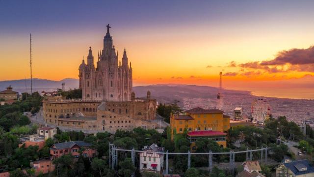 Templo del Sagrado Corazón de Jesús y Tibidabo en Barcelona